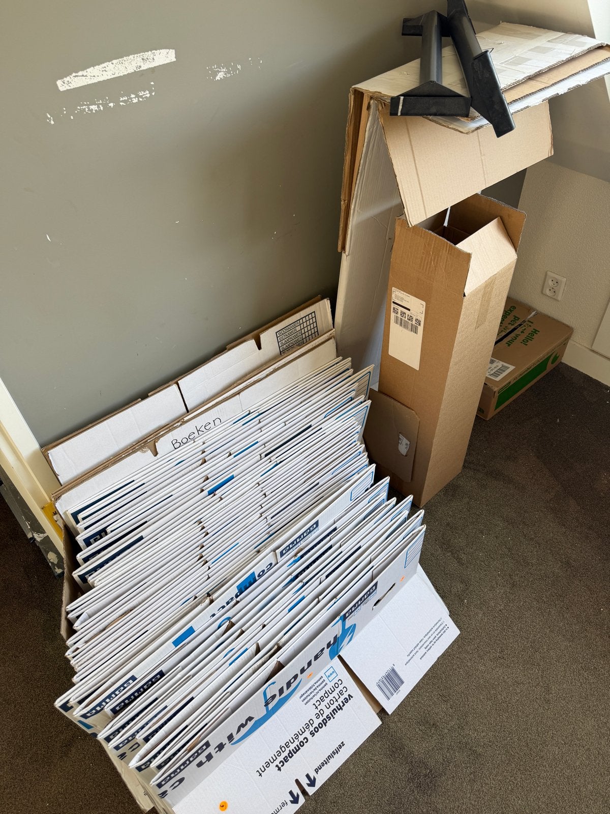 Groot pakket verhuisdozen en verhuispapier, Ophalen, 40 tot 60 cm, Opvouwbaar, 50 tot 75 cm