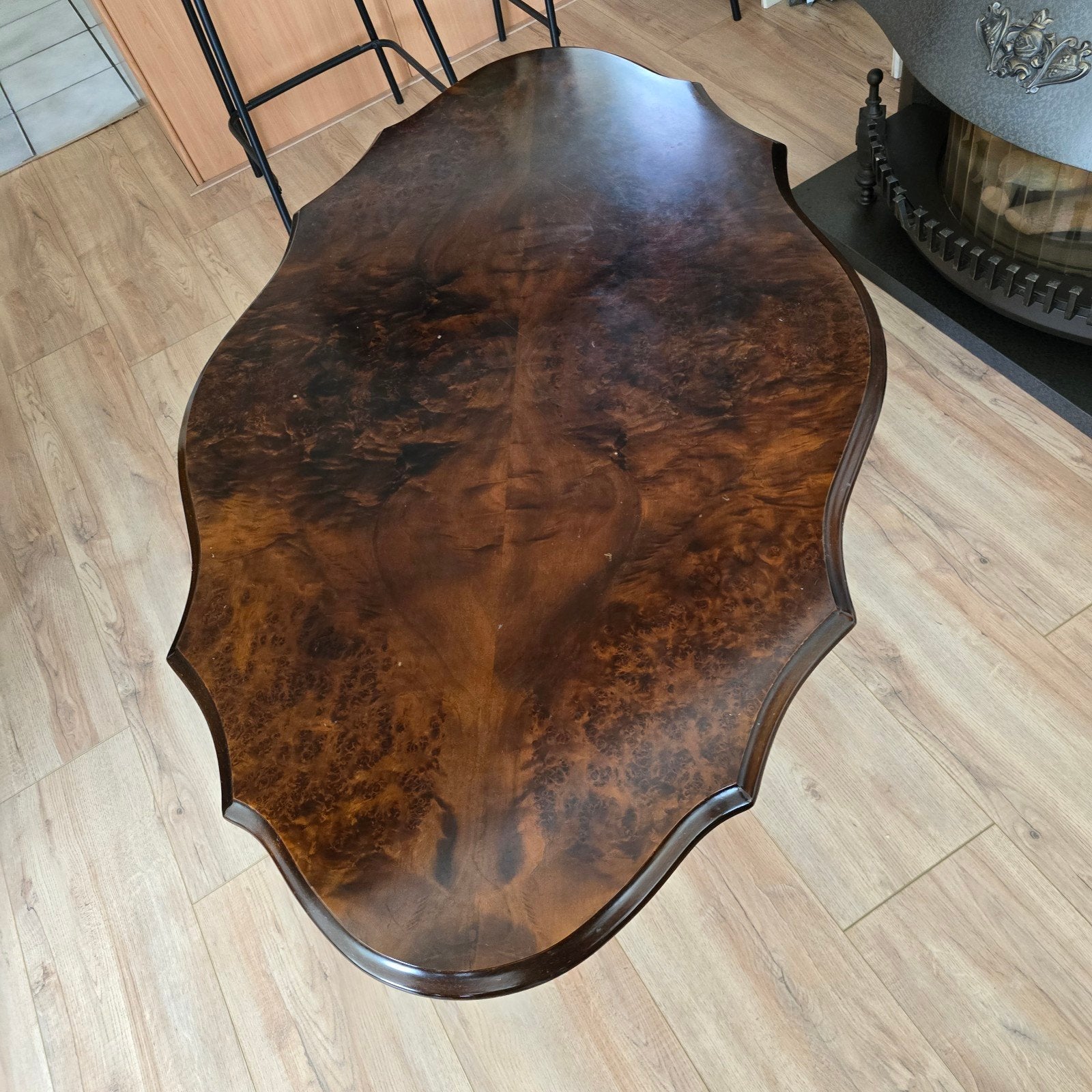 Antieke salontafel met prachtig wortelnoten blad, Antiek en Kunst, Antiek | Meubels | Tafels, Ophalen