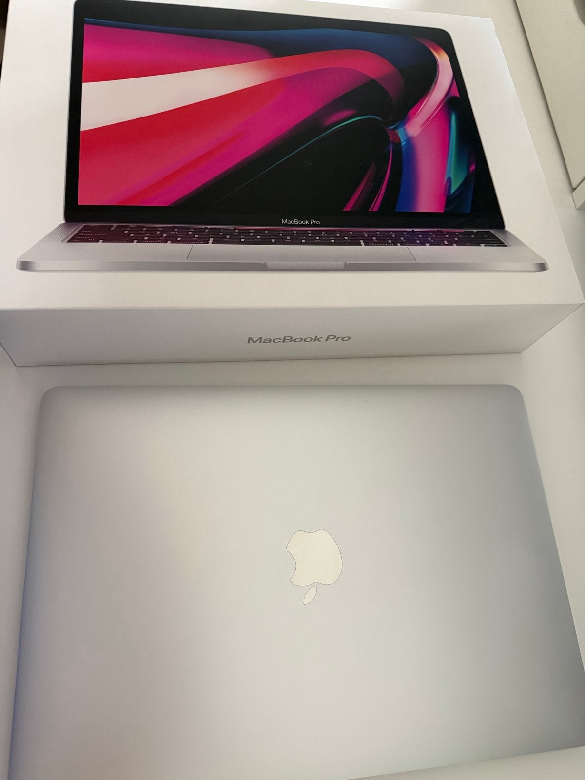 Foto 4 van Apple MacBook Pro 13 inch - Zo goed als nieuw