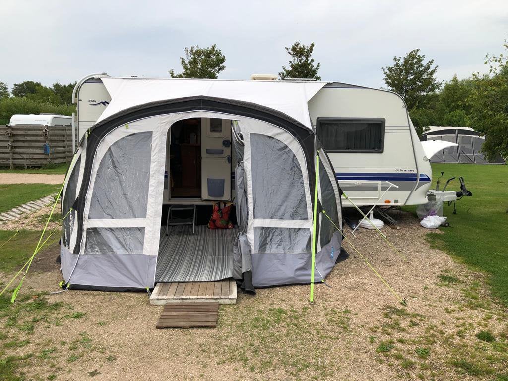 Handige Opblaasbare voortent Kampa Fiesta Air Pro 350, Caravans en Kamperen, Voortenten en Luifels, Ophalen, Gebruikt, Polyester