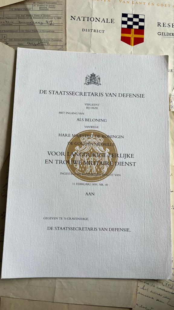 36  jaar TROUWE DIENST MEDAILLE ONDER OFFCIER BLANCO, Ophalen of Verzenden, Lintje, Medaille of Wings