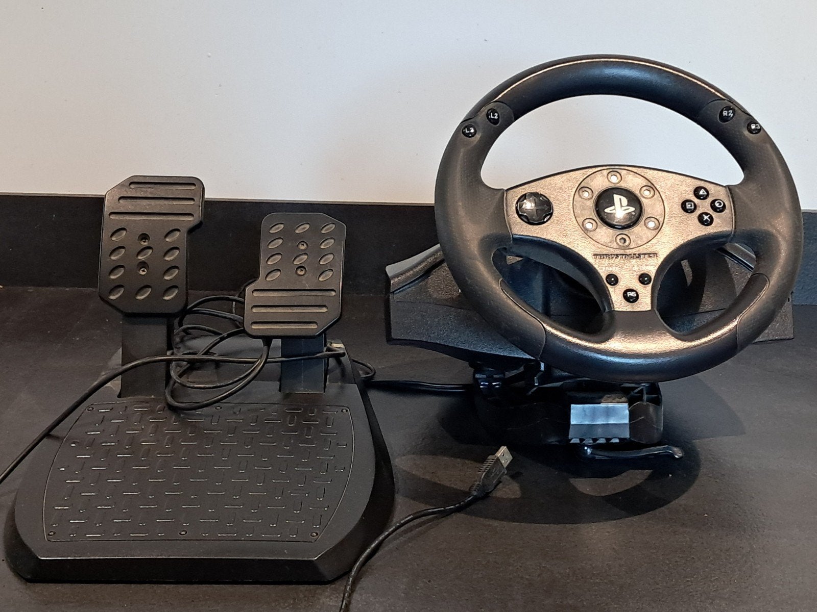 Thrustmaster T80 Racing Wheel en pedalen voor PlayStation, Ophalen, Zo goed als nieuw, Stuur of Pedalen, PlayStation 4