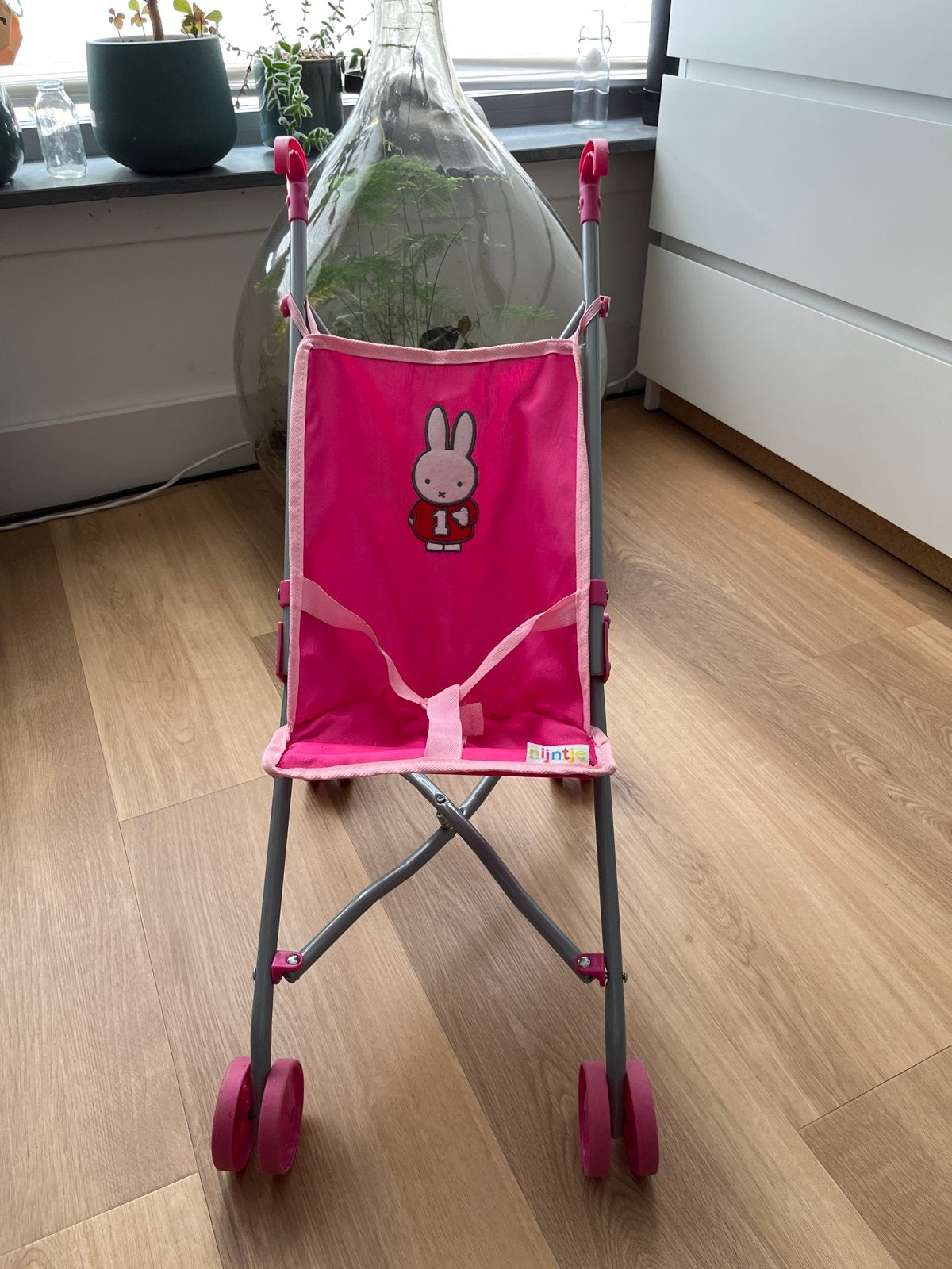 Nijntje poppenbuggy roze, Ophalen of Verzenden, Gebruikt, Babypop