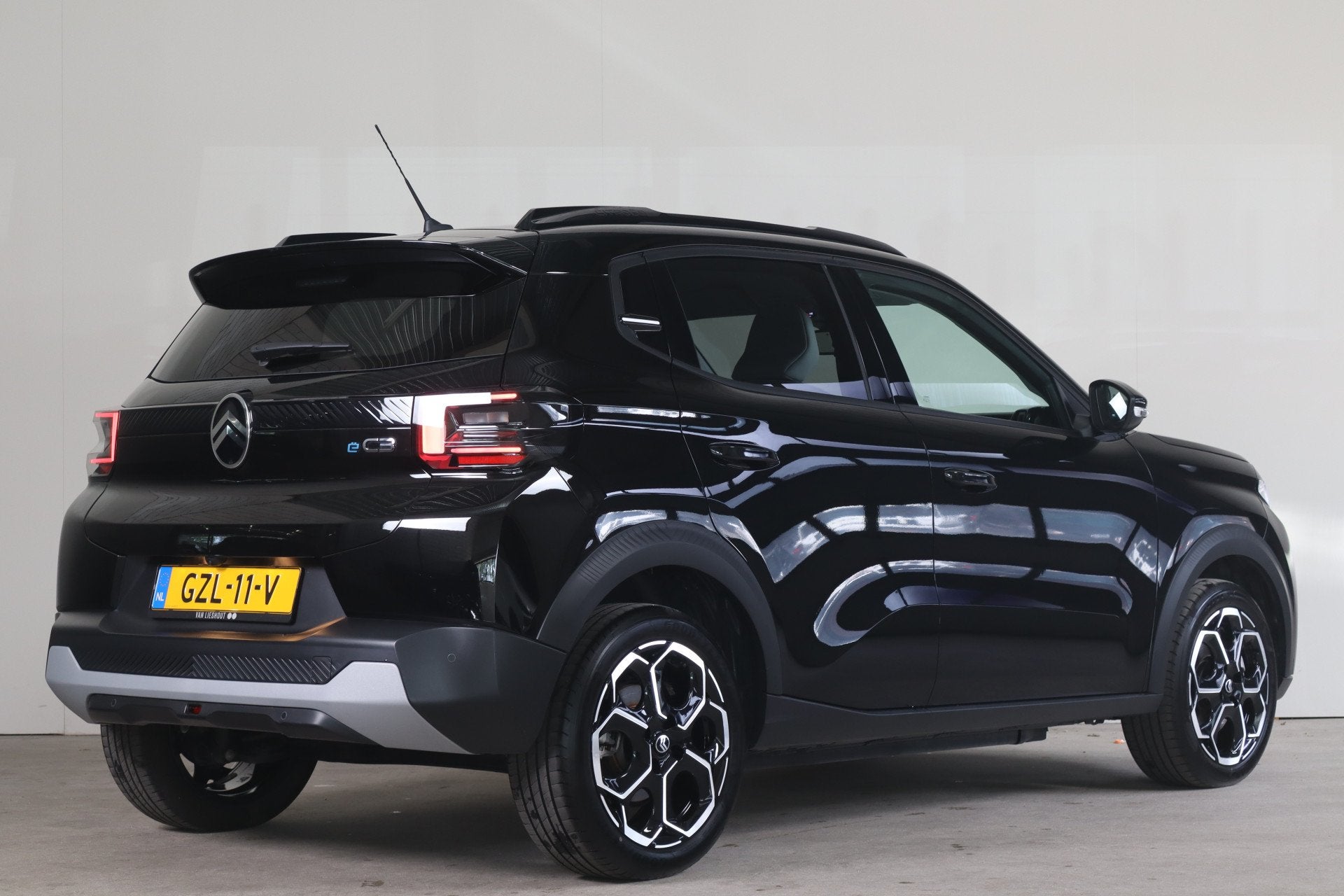 Citroën ë-C3 Max 113pk 44 kWh - NL- Auto! Camera I Apple I, Gebruikt, 322 km, Leder en Stof, 21 min