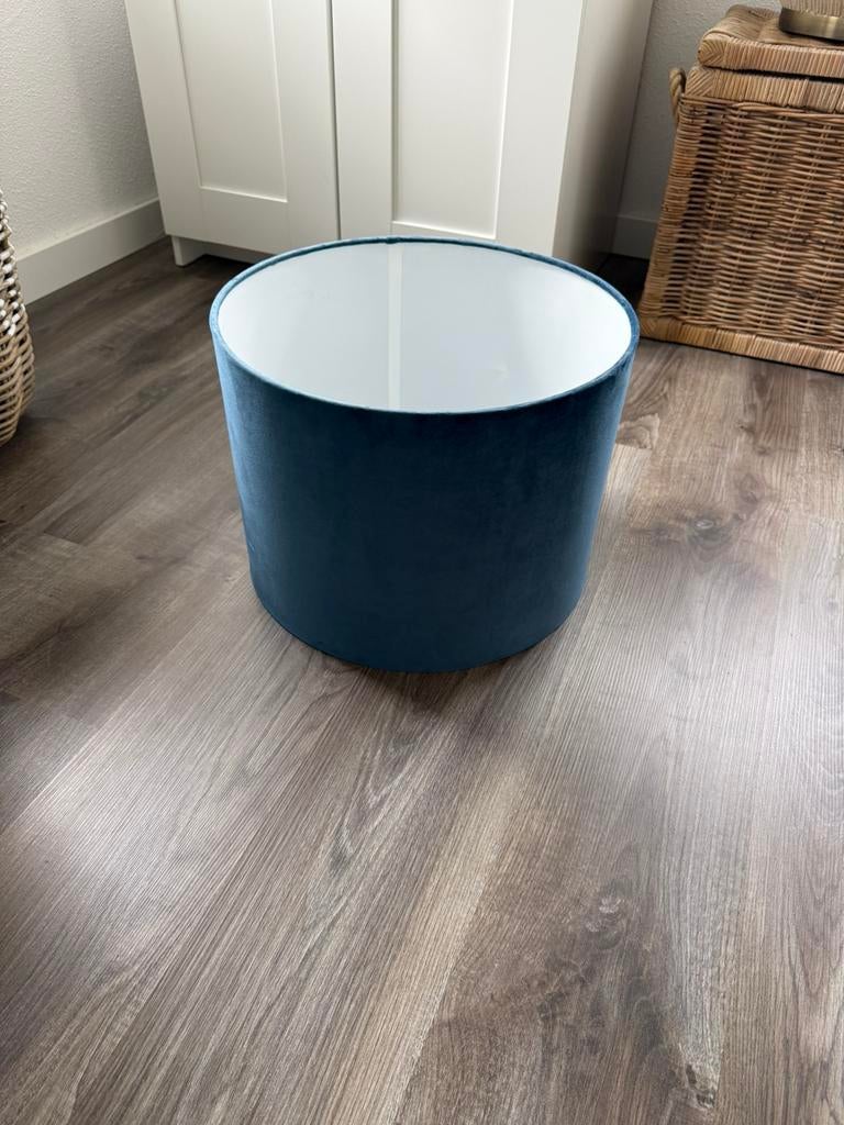Riviera maison grote velvet blauwe lampenkap in nieuwstaat, Blauw, Rond, Ophalen of Verzenden, Zo goed als nieuw