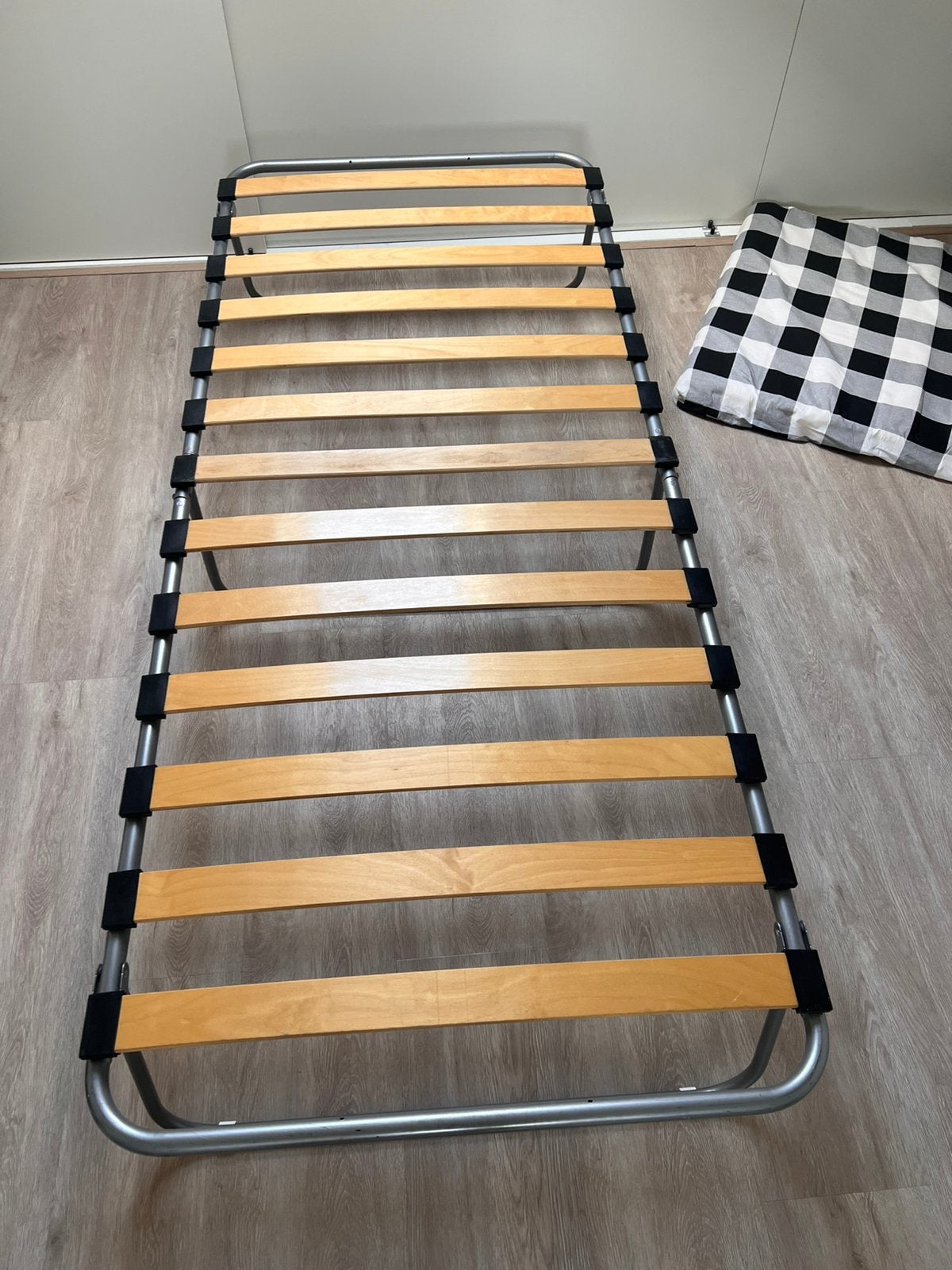 Logeerbed met matras, Ophalen, Eenpersoons, 190 cm of minder, Zo goed als nieuw