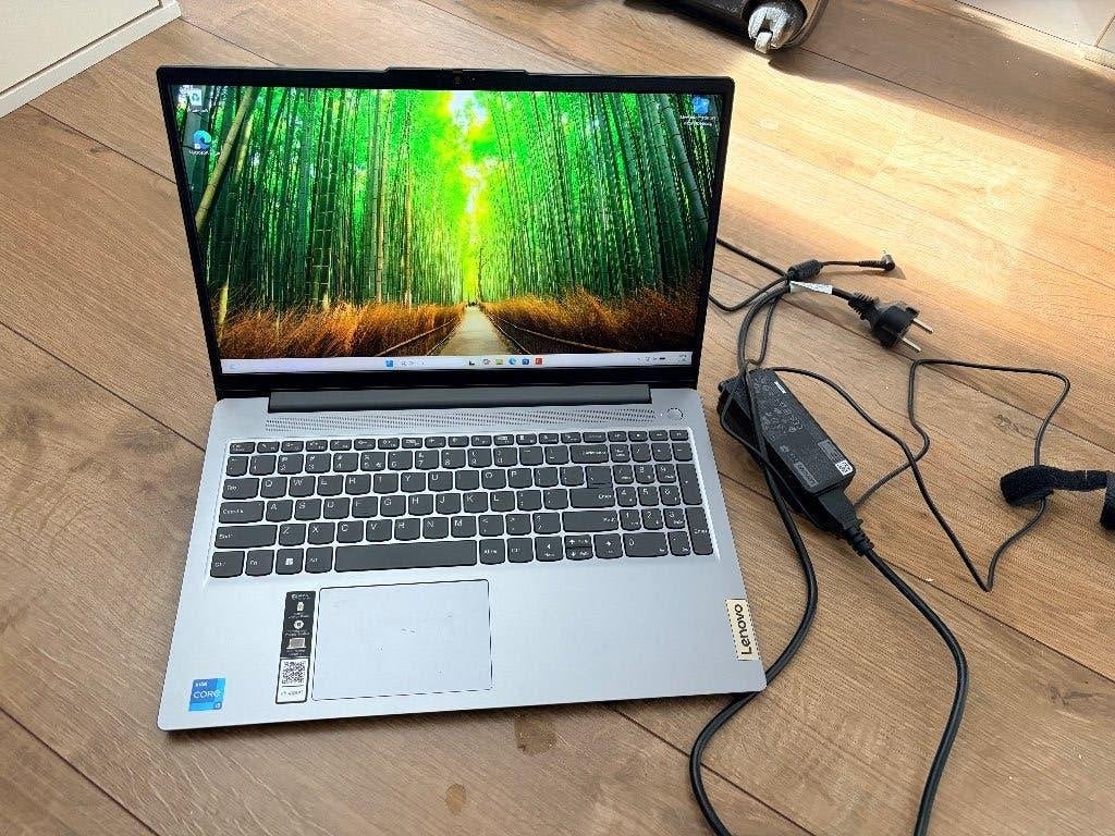 Lenovo Ideapad Slim 3 - i5, 16GB RAM, 512GB SSD, Wi-Fi 6, Computers en Software, Zo goed als nieuw, SSD, Intel Core i5, 3 tot 4 Ghz