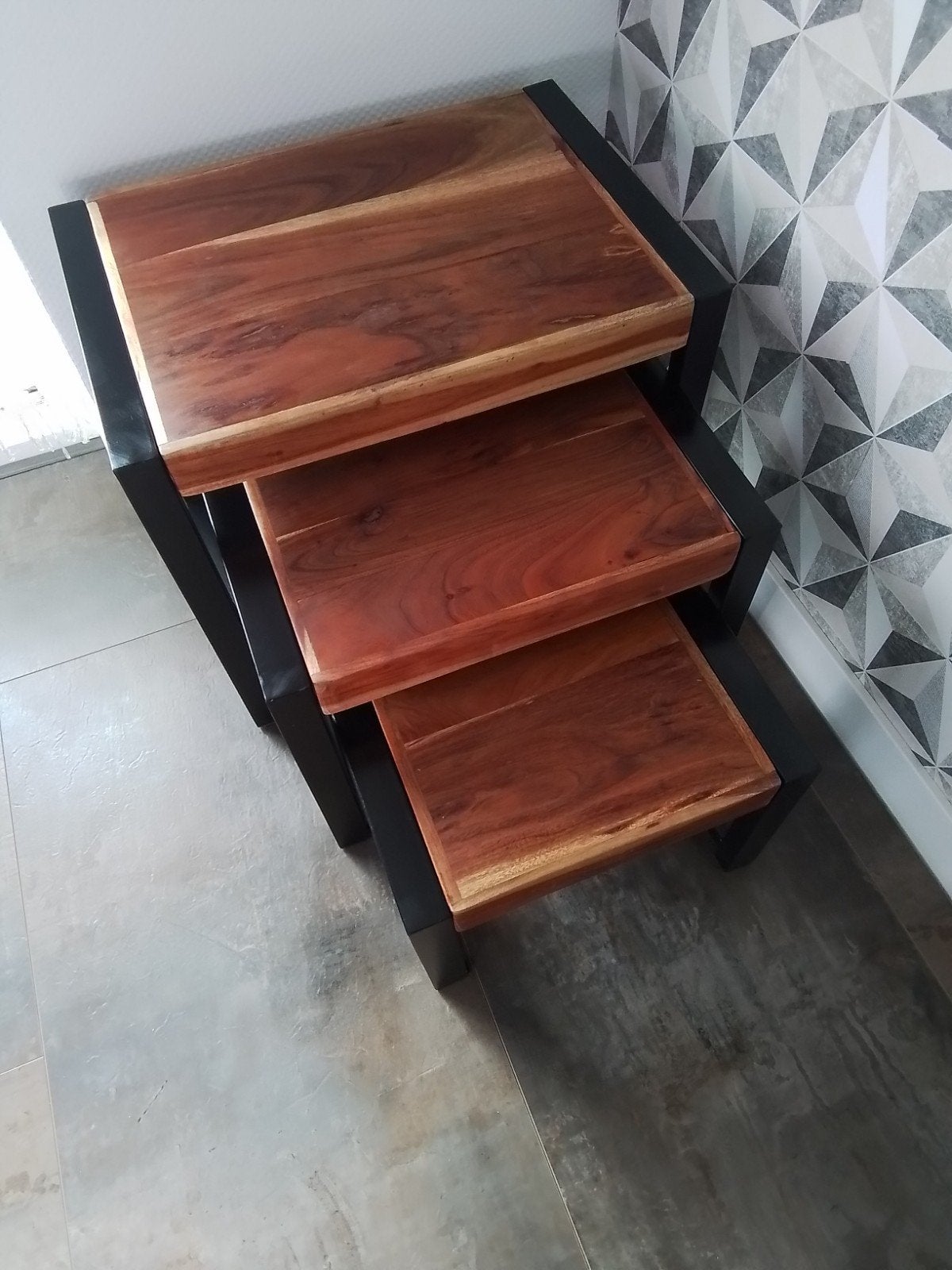 3 bijzet tafeltjes