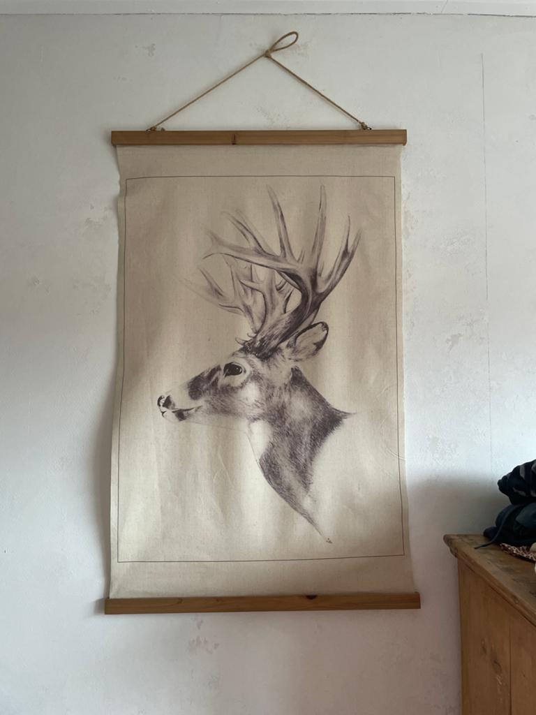 Doek met hert, Huis en Inrichting, Woonaccessoires | Wanddecoraties, Ophalen of Verzenden, Zo goed als nieuw