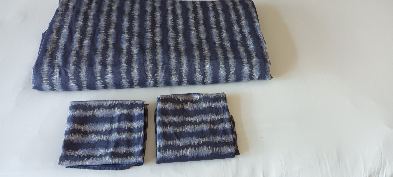 Nieuwe ongebruikte twee persoons dekbedovertrek., Huis en Inrichting, Keuken | Textiel, Ophalen of Verzenden, Nieuw, Blauw