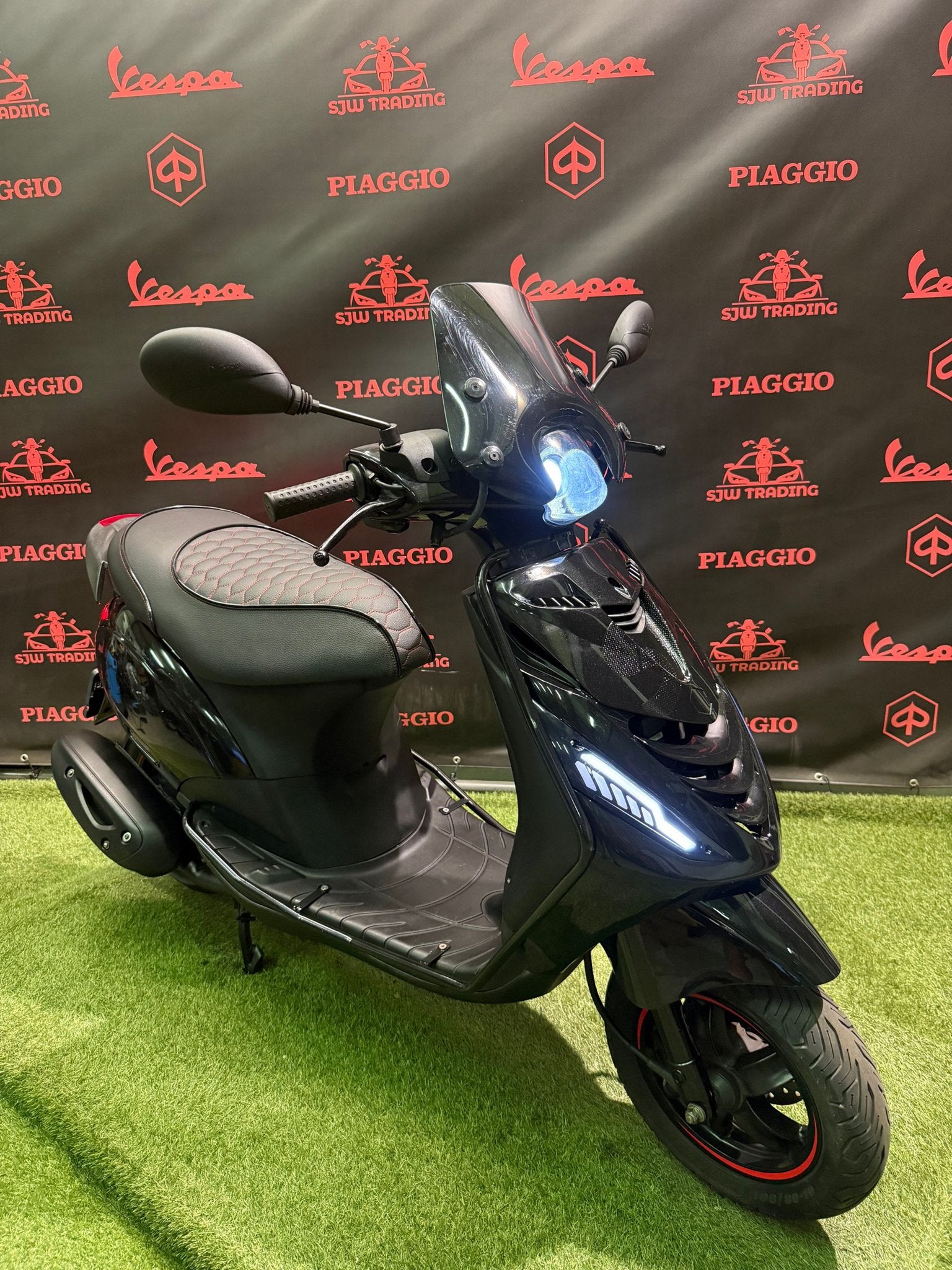 Piaggio Zip 2021 Brom! Black on Black / RS Zadel / Garantie!, Ophalen of Verzenden, Zip