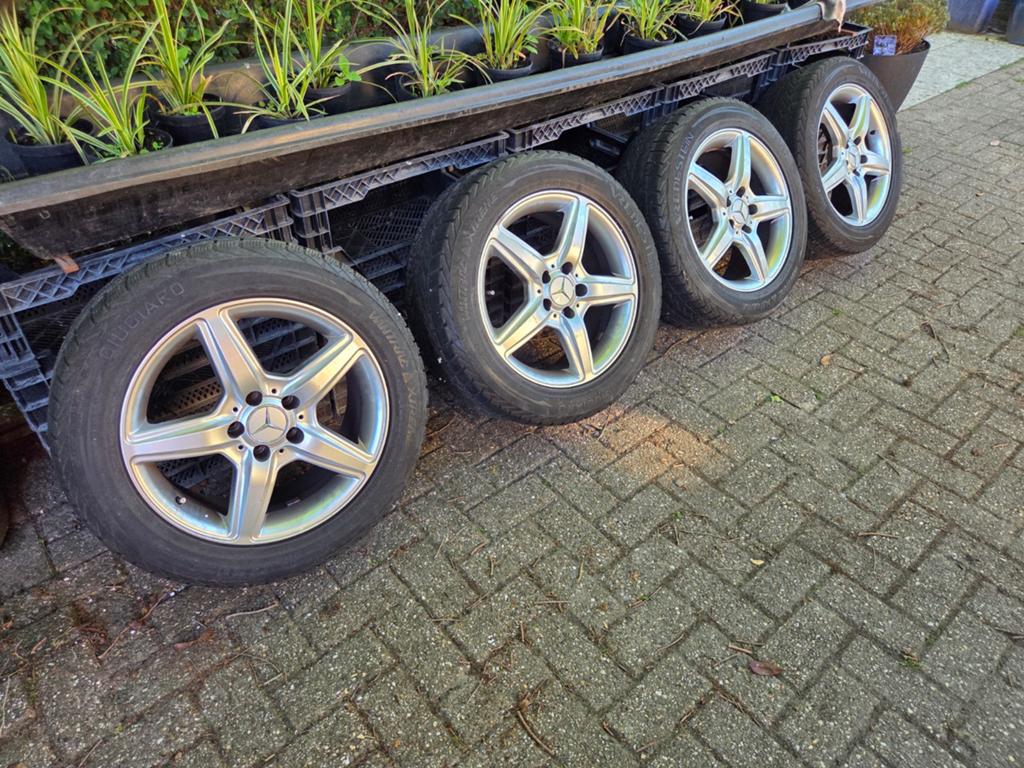 Tekoop: mercedes glk velgen+ vredestein winterbanden, Auto-onderdelen, Banden en Velgen, Ophalen, 17 inch, Winterbanden, Band(en)