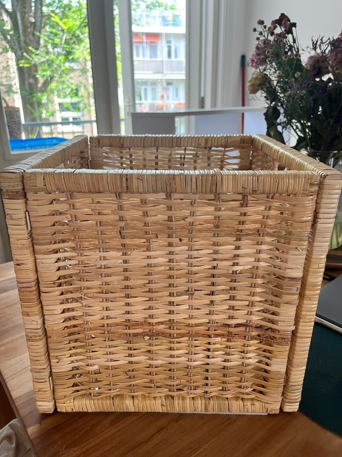 Ikea rattan basket, Huis en Inrichting, Woonaccessoires | Schalen en Manden, Ophalen, Zo goed als nieuw, Rechthoekig, Riet