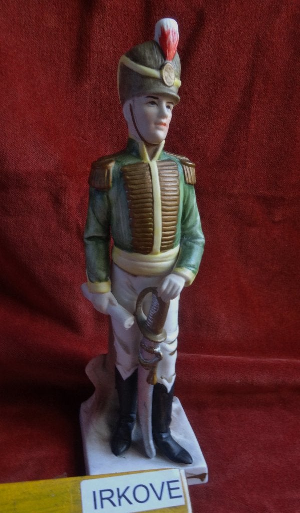BISCUIT BEELDJE MILITAIR * Porselein *, Verzenden, Zo goed als nieuw, Mens
