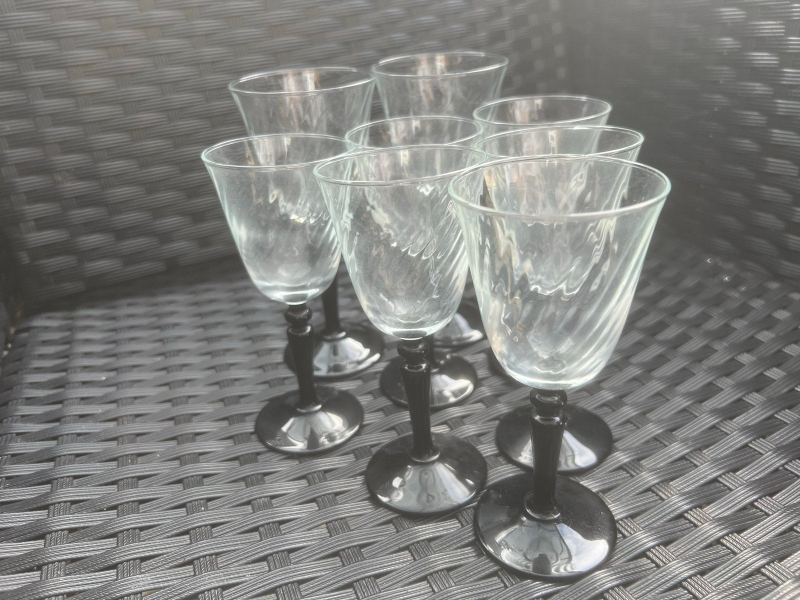 Set van 10 wijnglazen met zwarte voet, Ophalen