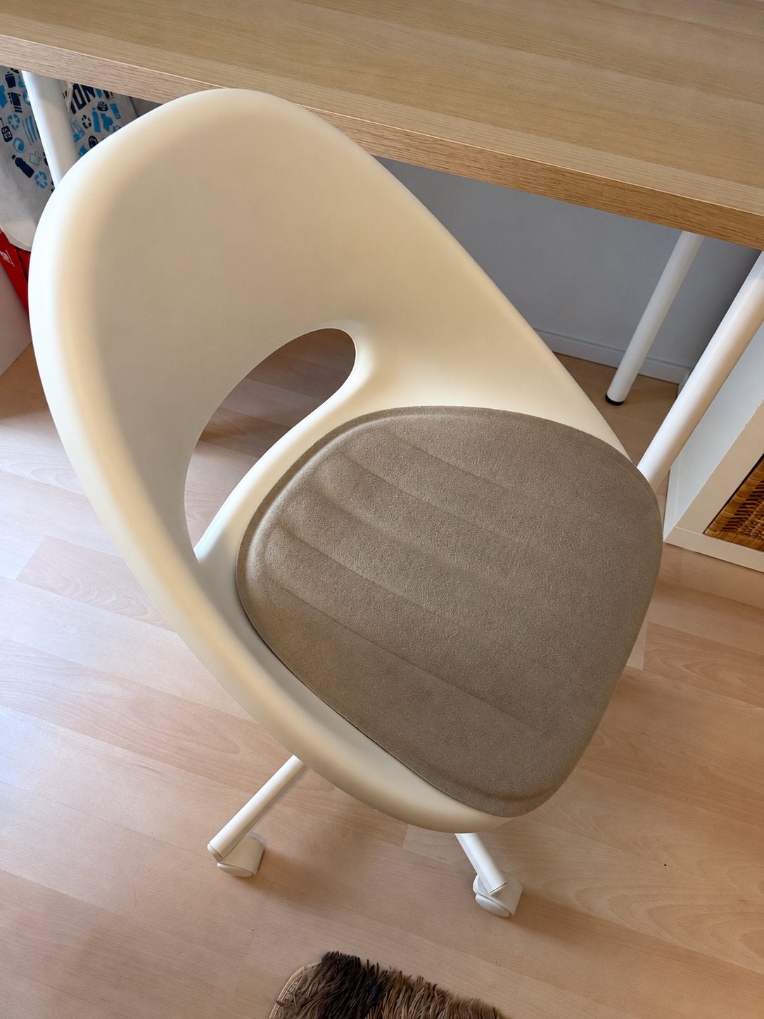 Ikea LOBERGET / MALSKÄR Draaistoel + zitkussen, Ophalen, Zo goed als nieuw, Wit, Bureaustoel