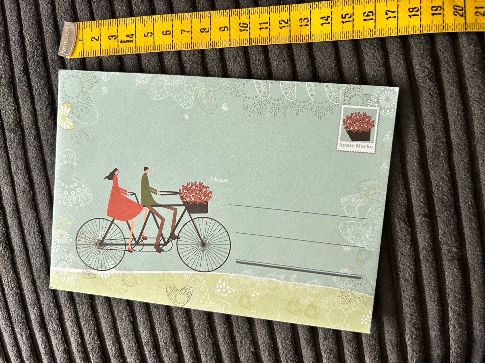 Envelop met kaartje Fietsend stel fiets, Ophalen of Verzenden, 1980 tot heden
