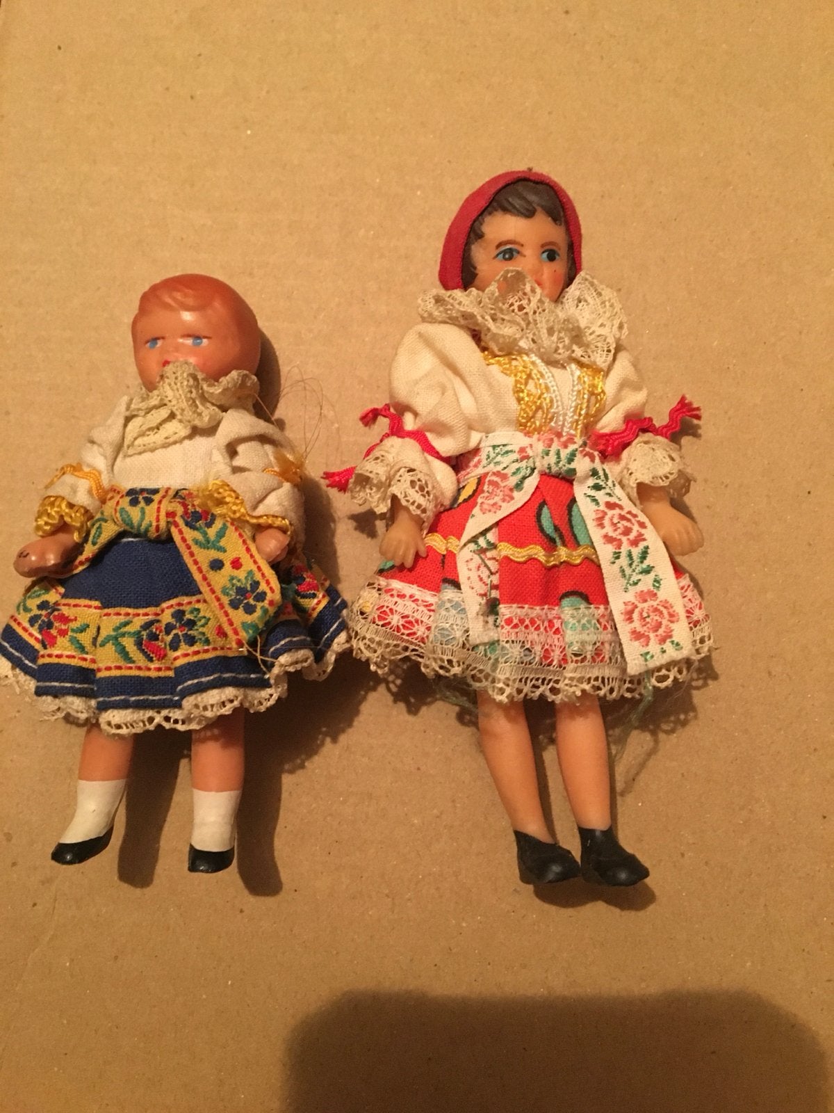 Antieke popjes in klederdracht - 10 cm, Ophalen of Verzenden, Gebruikt, Pop