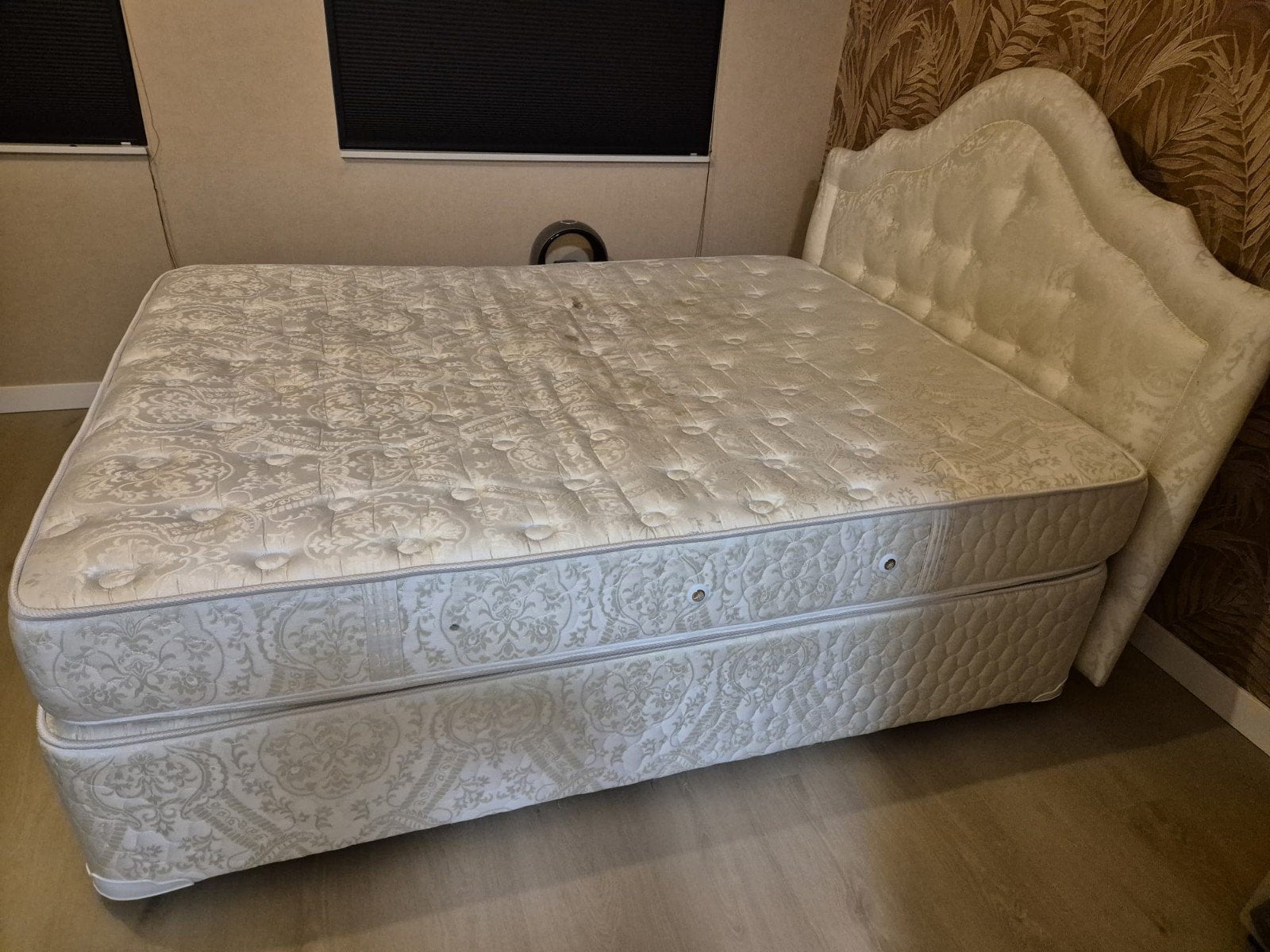 Tweepersoons Boxspring met Hoofdbord - Crème/Wit, Ophalen, Gebruikt, Tweepersoons, Stof