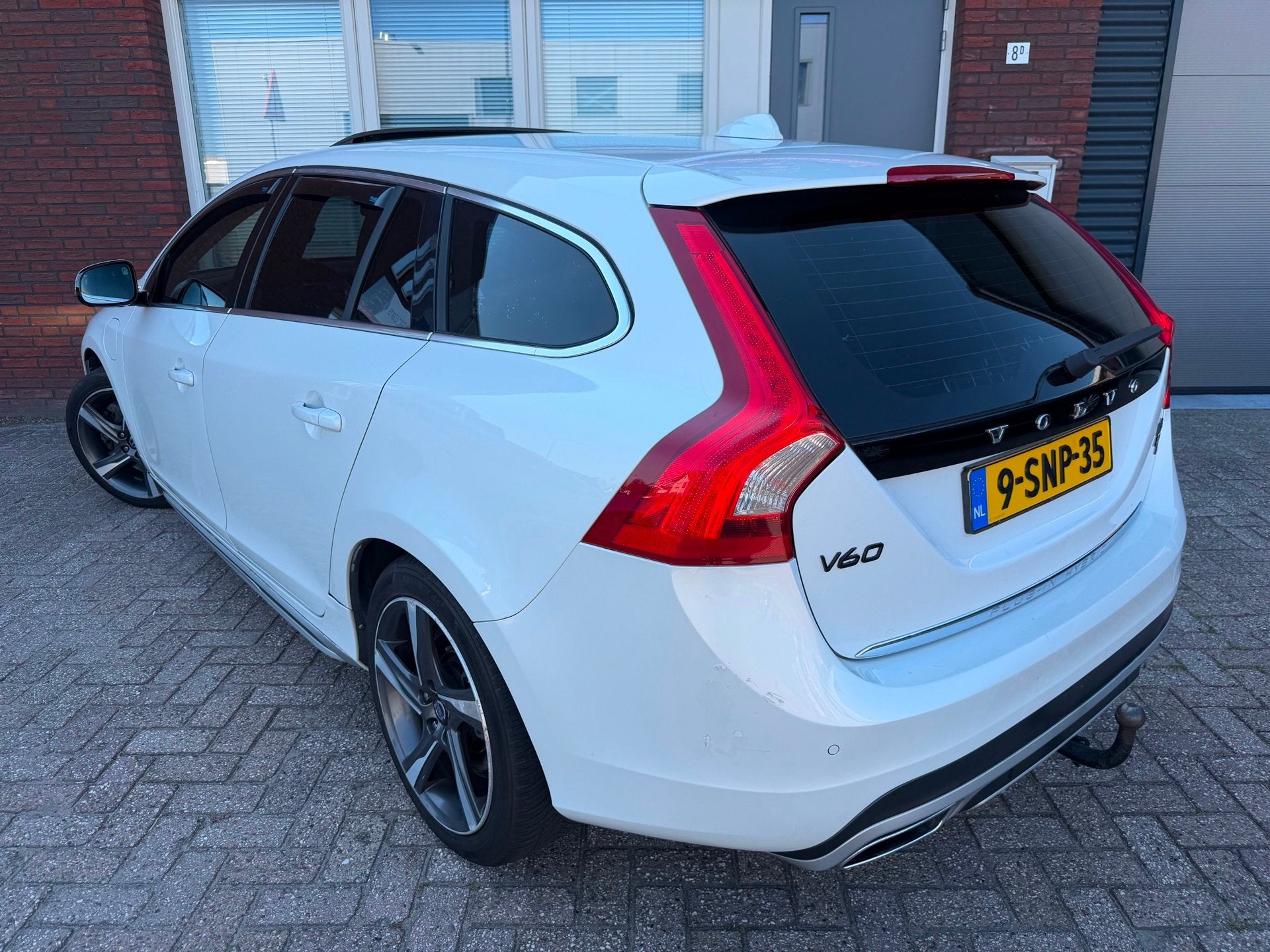 Volvo V60 2.4 D6 AWD Plug-In Hybrid Summum / Pano / Leder /, Auto's, Automaat, Met garantie (alle), Wit, Vierwielaandrijving
