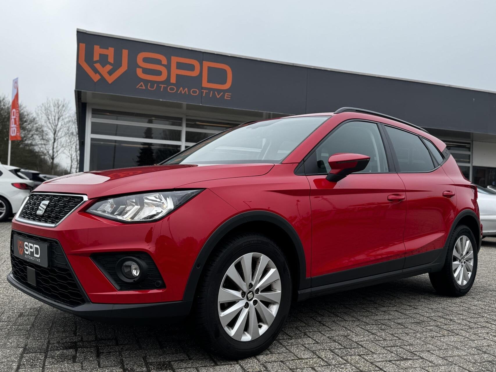 Seat Arona 1.0TSI StyleBusiness Intense|ACC|Carplay|DSG|Cam, Auto's, Stof, Gebruikt, Parkeersensor, 49 €/maand