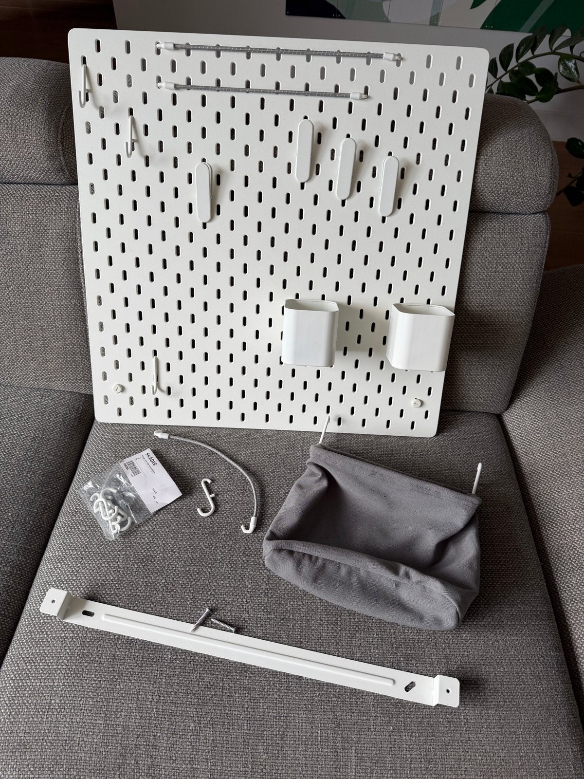 IKEA SKÅDIS Opbergbord met accessoires, Ophalen of Verzenden, Zo goed als nieuw, Wit, Metaal