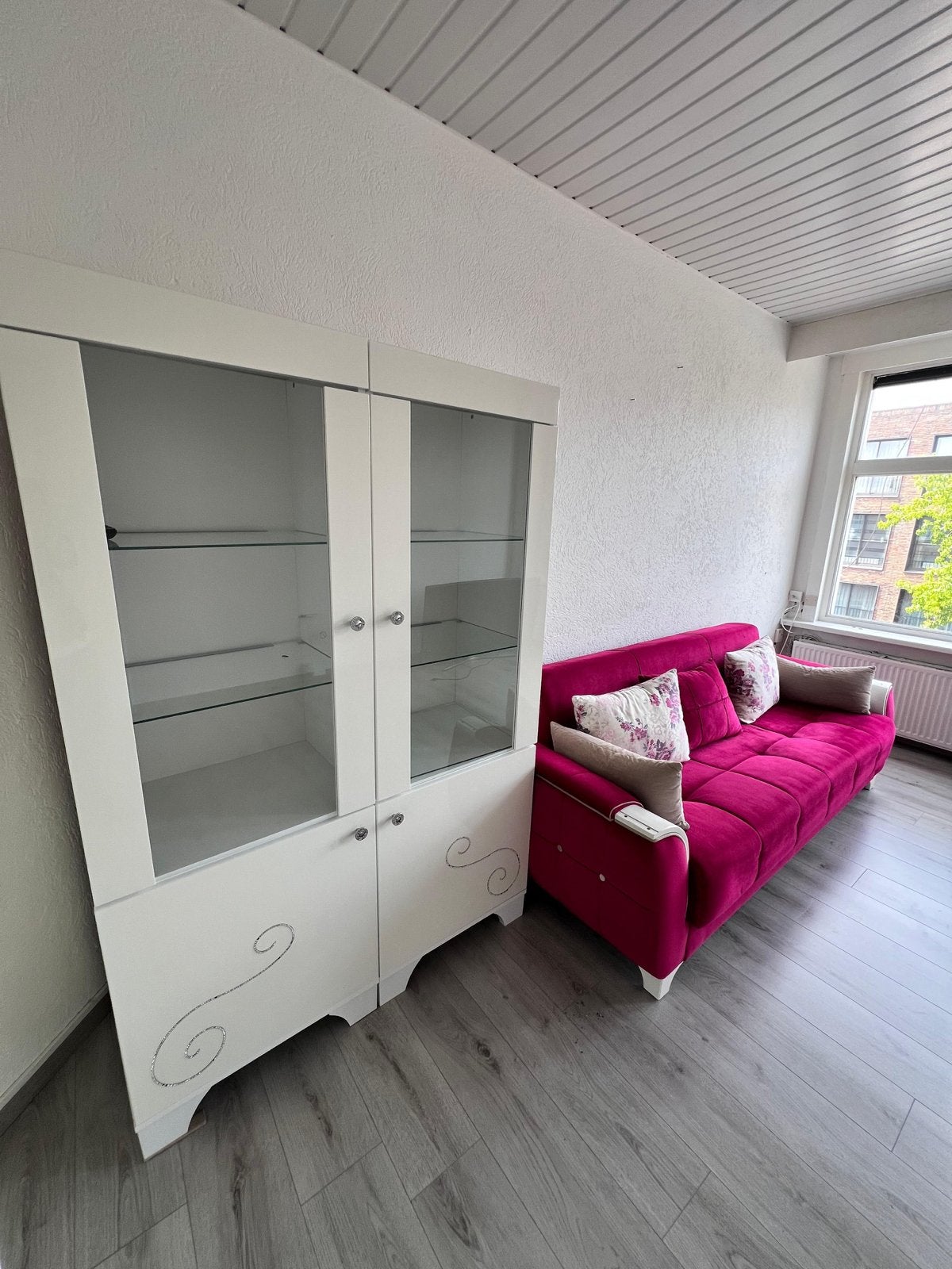 Bank - vitrinekast - TV kast, Ophalen, Driepersoons, 75 tot 100 cm, Zo goed als nieuw