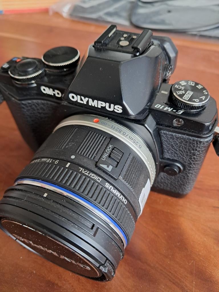 Olympus OM-D E-M 10 digitale camera met 2 lenzen, Gebruikt, Compact, Ophalen of Verzenden, Olympus