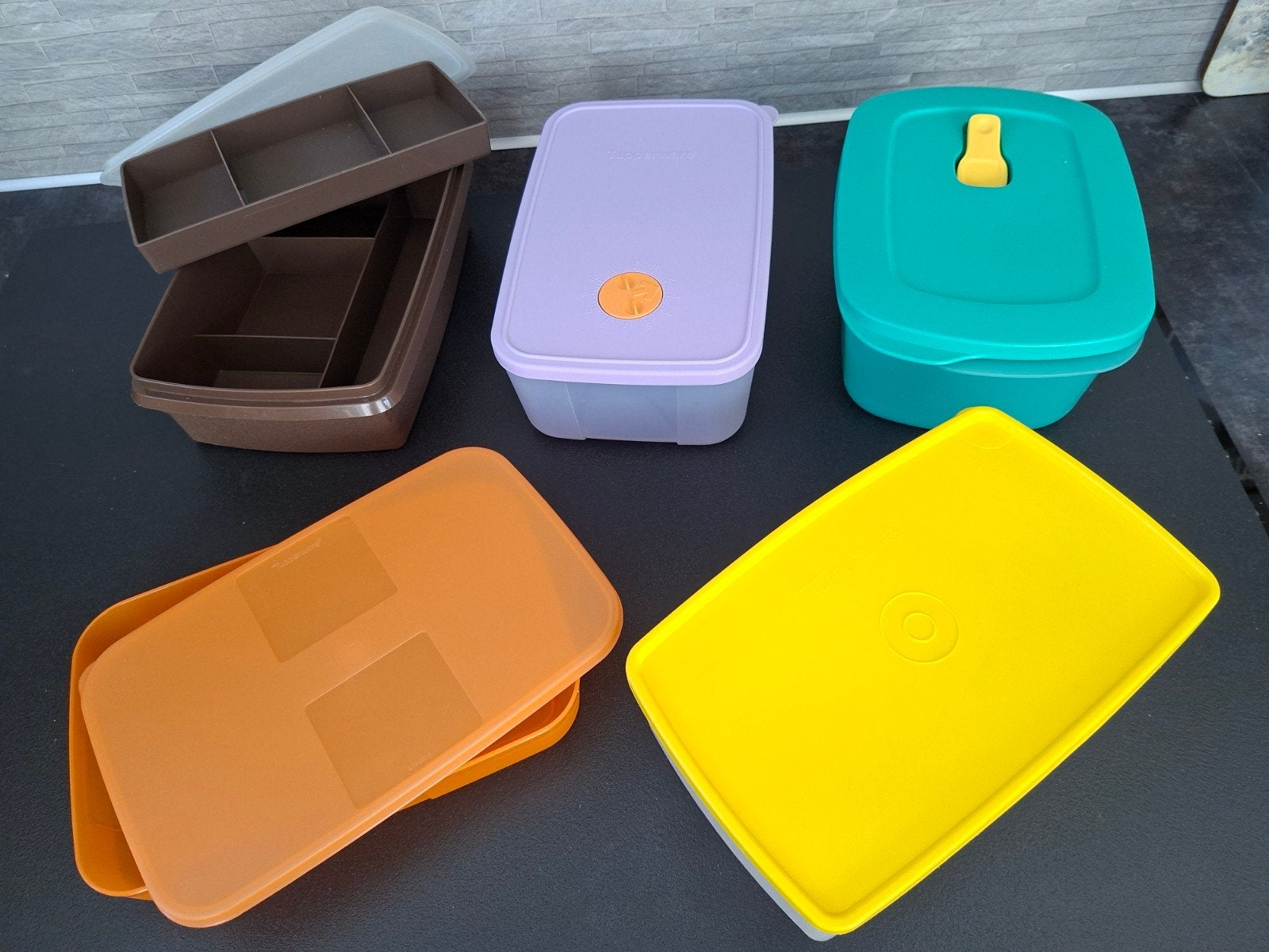 Tupperware verschillende broodtrommels bewaarbak z.tekst V.A, Huis en Inrichting, Ophalen of Verzenden, Gebruikt, Oranje, Overige typen
