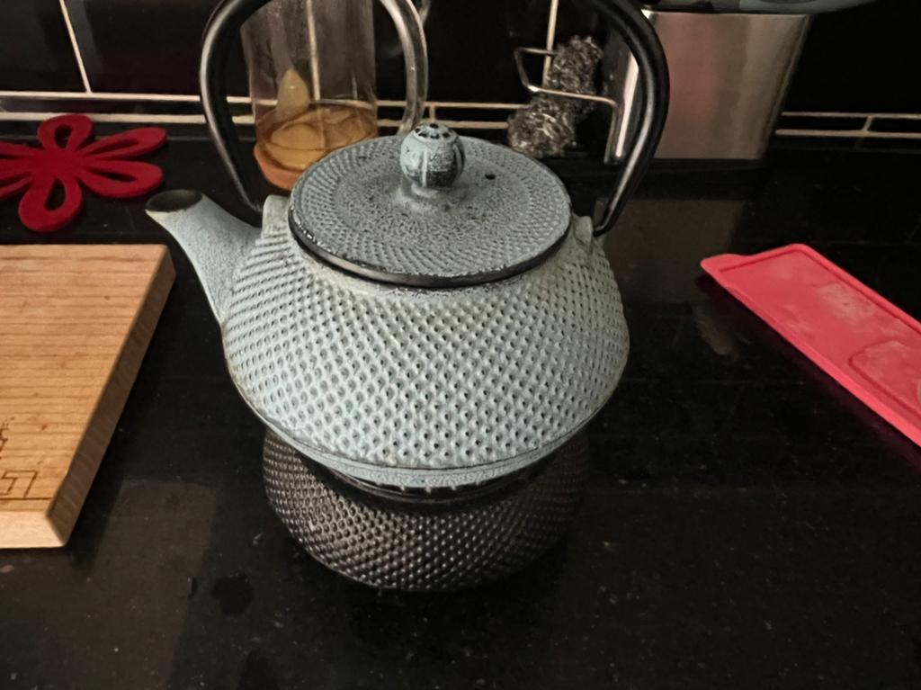 Gietijzeren theepot, Huis en Inrichting, Keuken | Keukenbenodigdheden, Zo goed als nieuw, Ophalen