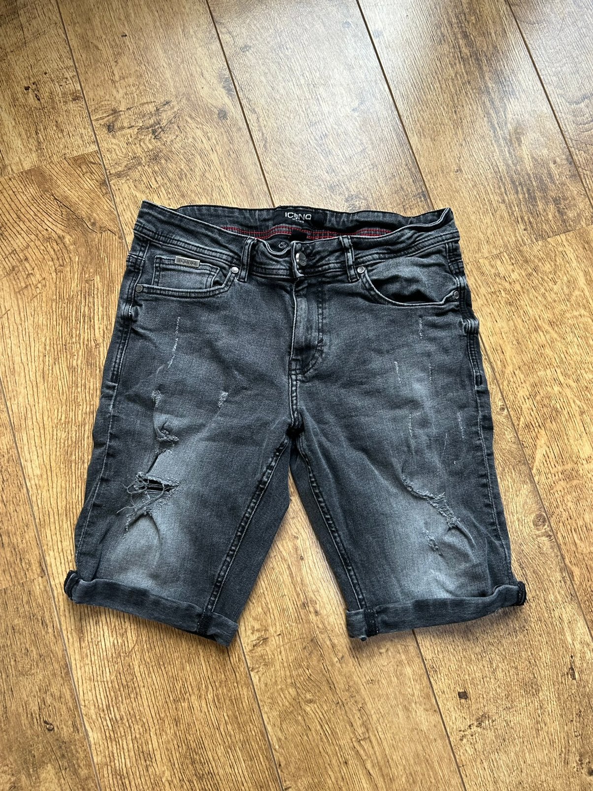 Korte zwarte spijkerbroek van Icono, maat M, Ophalen of Verzenden, Zo goed als nieuw, Zwart, W32 (confectie 46) of kleiner