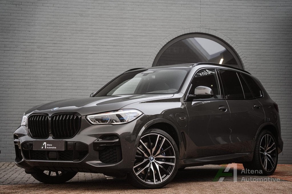 BMW X5 xDrive45e Executive M-sport, BTW comfortstoelen, 360,, Automaat, 12 maanden, Gebruikt, 394 pk