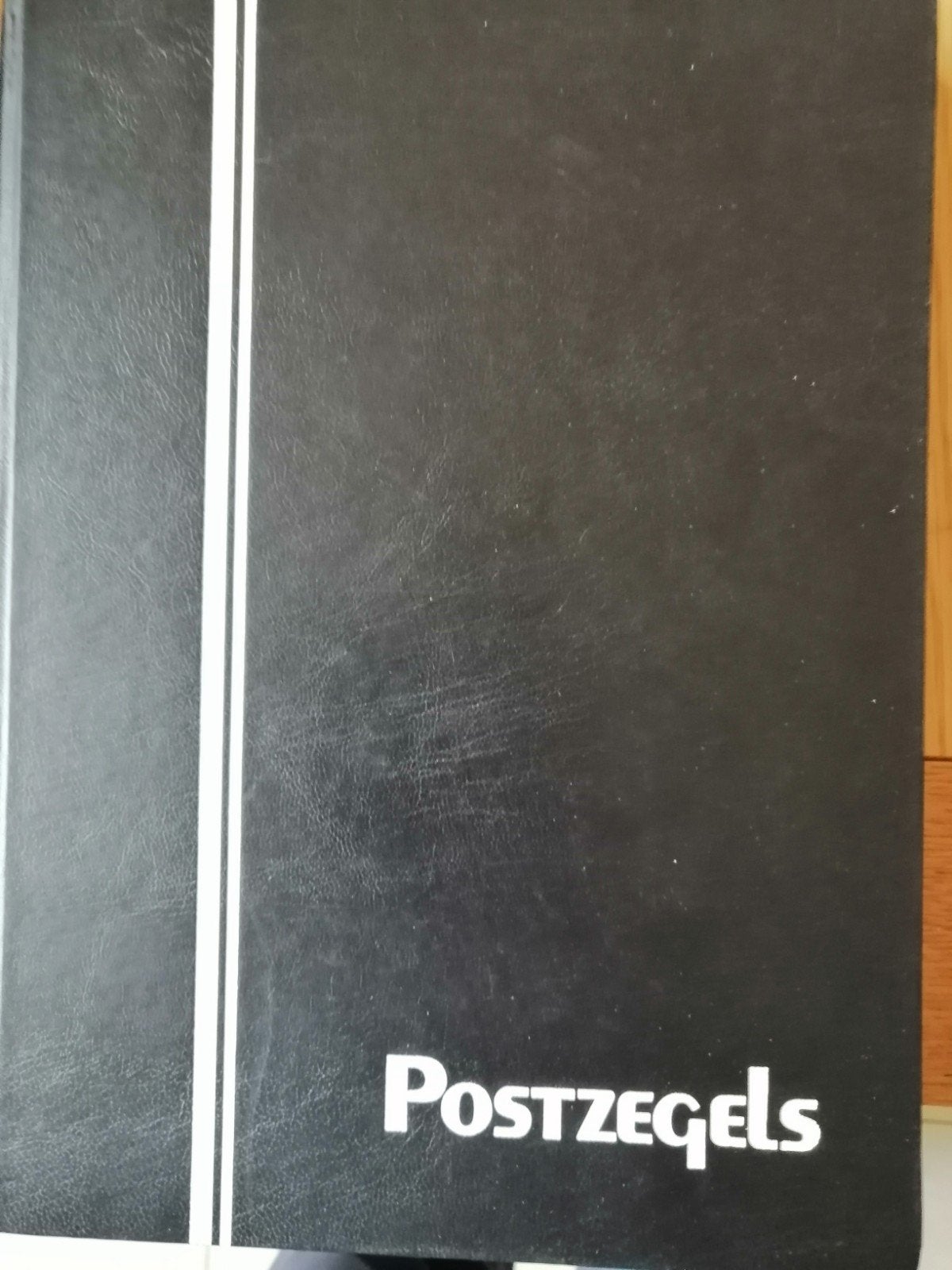 Mooi zwart stock boek 32, Postzegels en Munten, Postzegels | Volle albums en Verzamelingen, Ophalen of Verzenden, Nederland