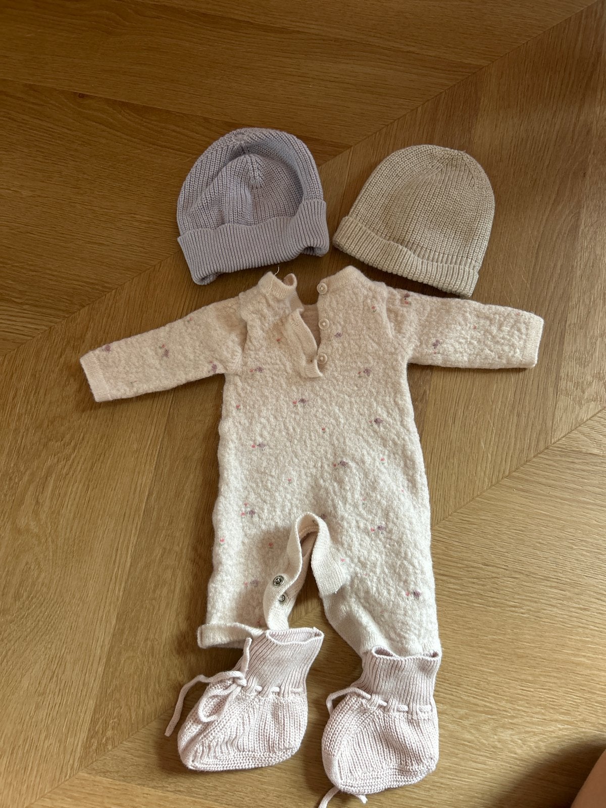 Zara Merino Wollen Boxpakje met 2 Mutsjes en Slofjes (Maat 5, Kinderen en Baby's, Ophalen of Verzenden, Zo goed als nieuw, Jongetje of Meisje