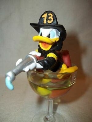 Uniek beeldje, donald duck als brandweerman, prijs € 175, Ophalen of Verzenden, Donald Duck, Nieuw, Beeldje of Figuurtje