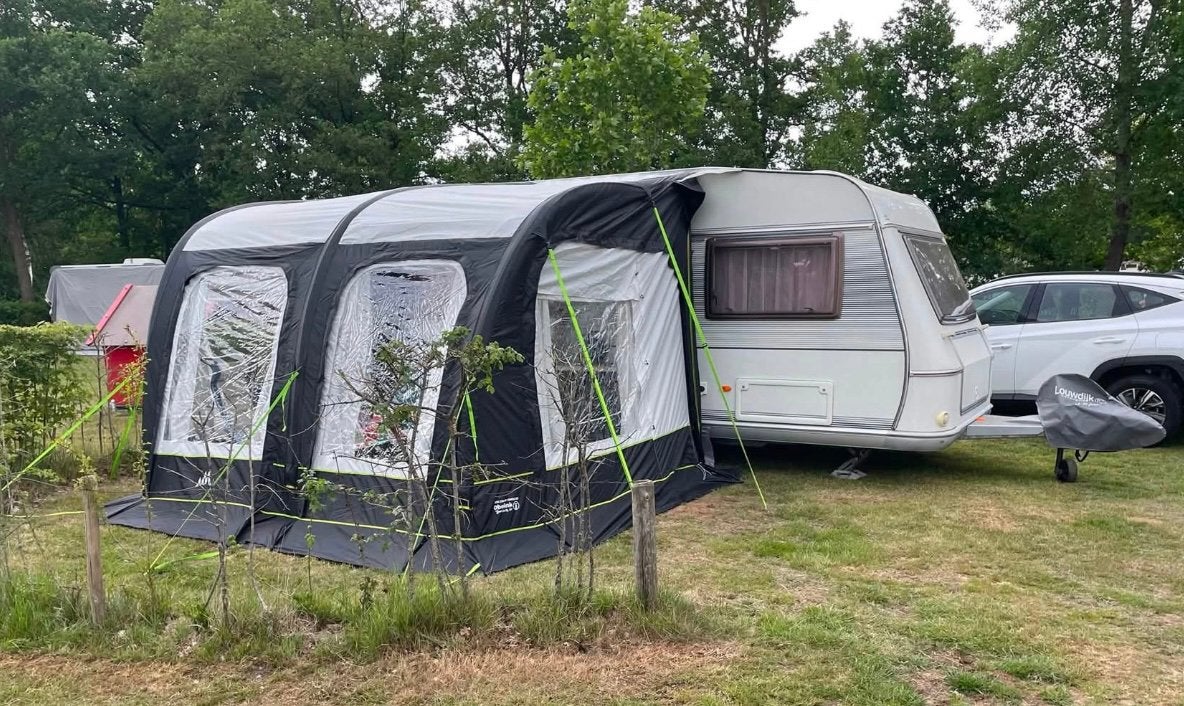 Caravan, 2 aparte bedden, Schokbreker, Particulier, 4 tot 5 meter