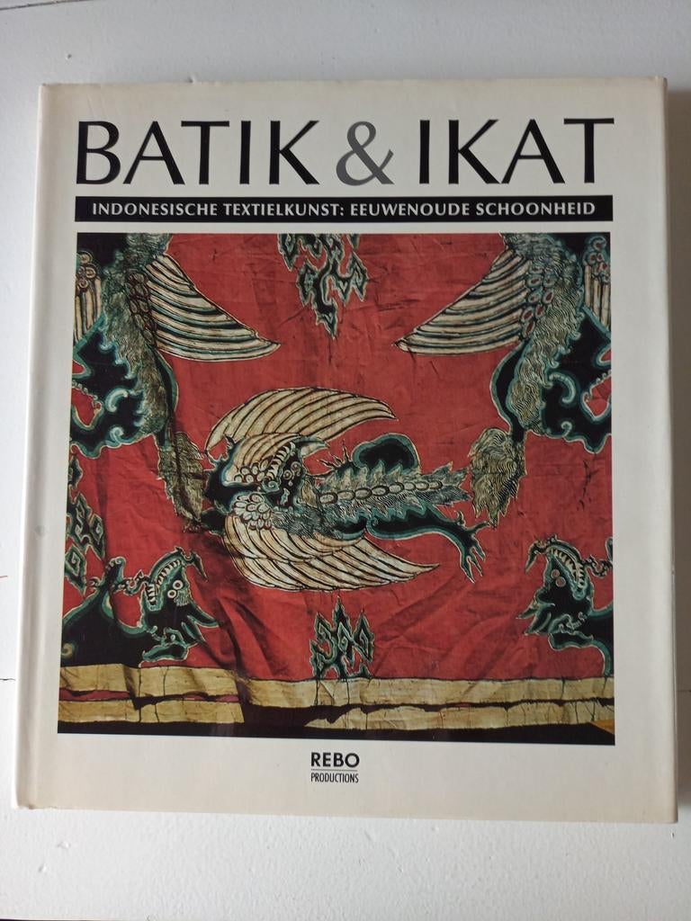 w3 Batik & Ikat: Indonesische textielkunst, Boeken, Ophalen of Verzenden, Gelezen, Overige onderwerpen, Bedrich Forman