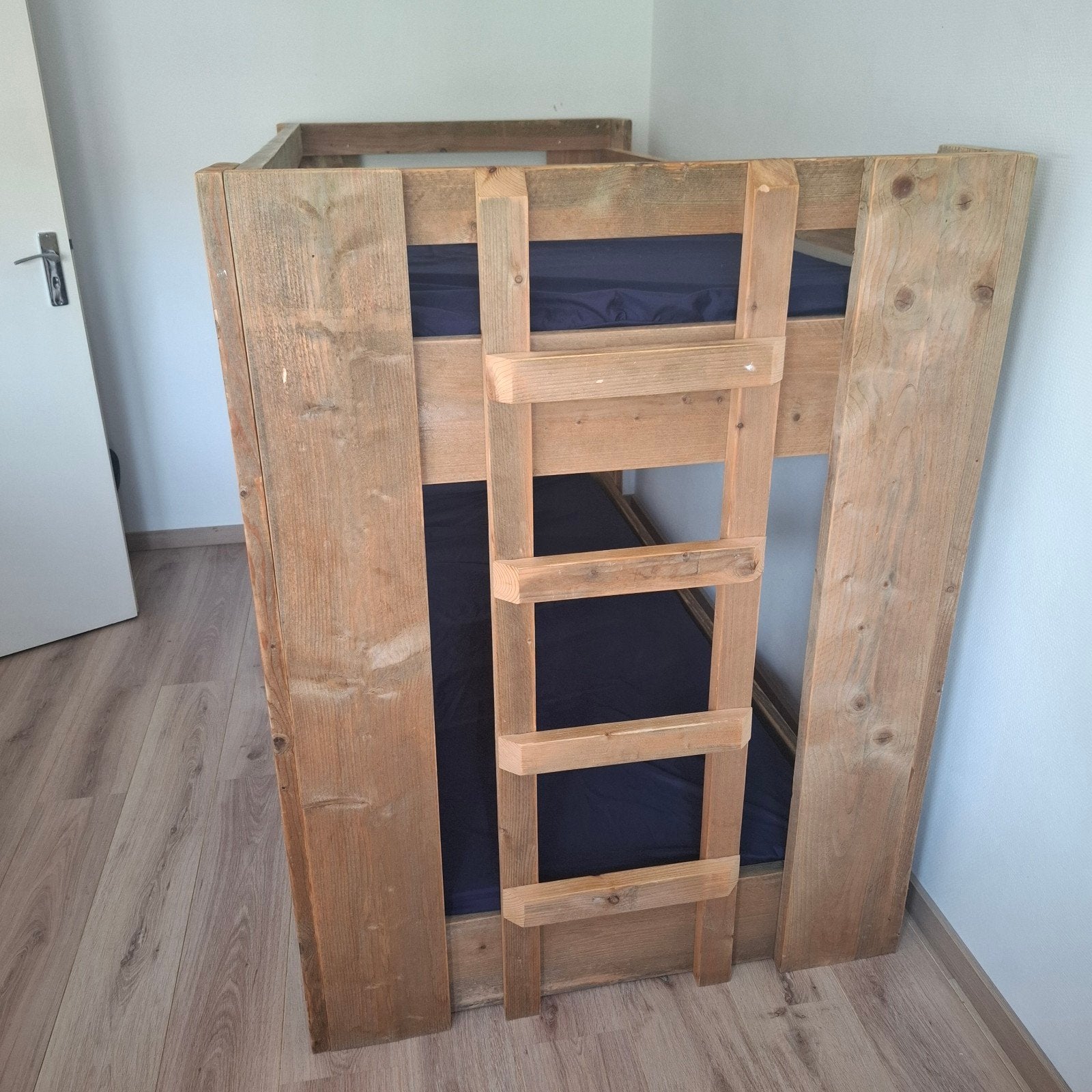 Stevig houten stapelbed met matrassen, Gebruikt, 90 cm, 160 tot 180 cm, Tweepersoons