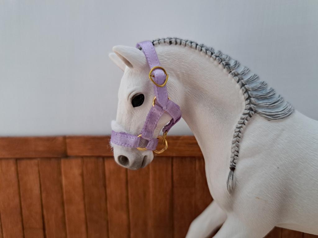 Schleich halster lichtpaars, Ophalen of Verzenden, Zo goed als nieuw, Paard, Beeldje of Figuurtje