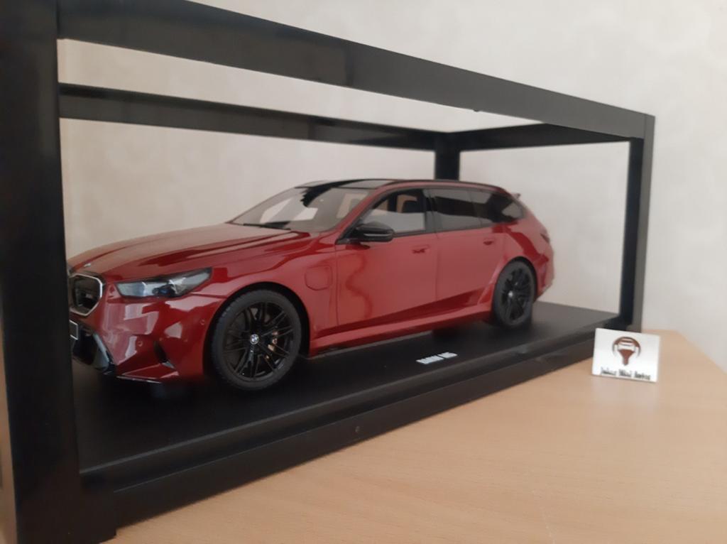 BMW M5 Touring 2025 Fire Red GT964 van GT Spirit 1:18