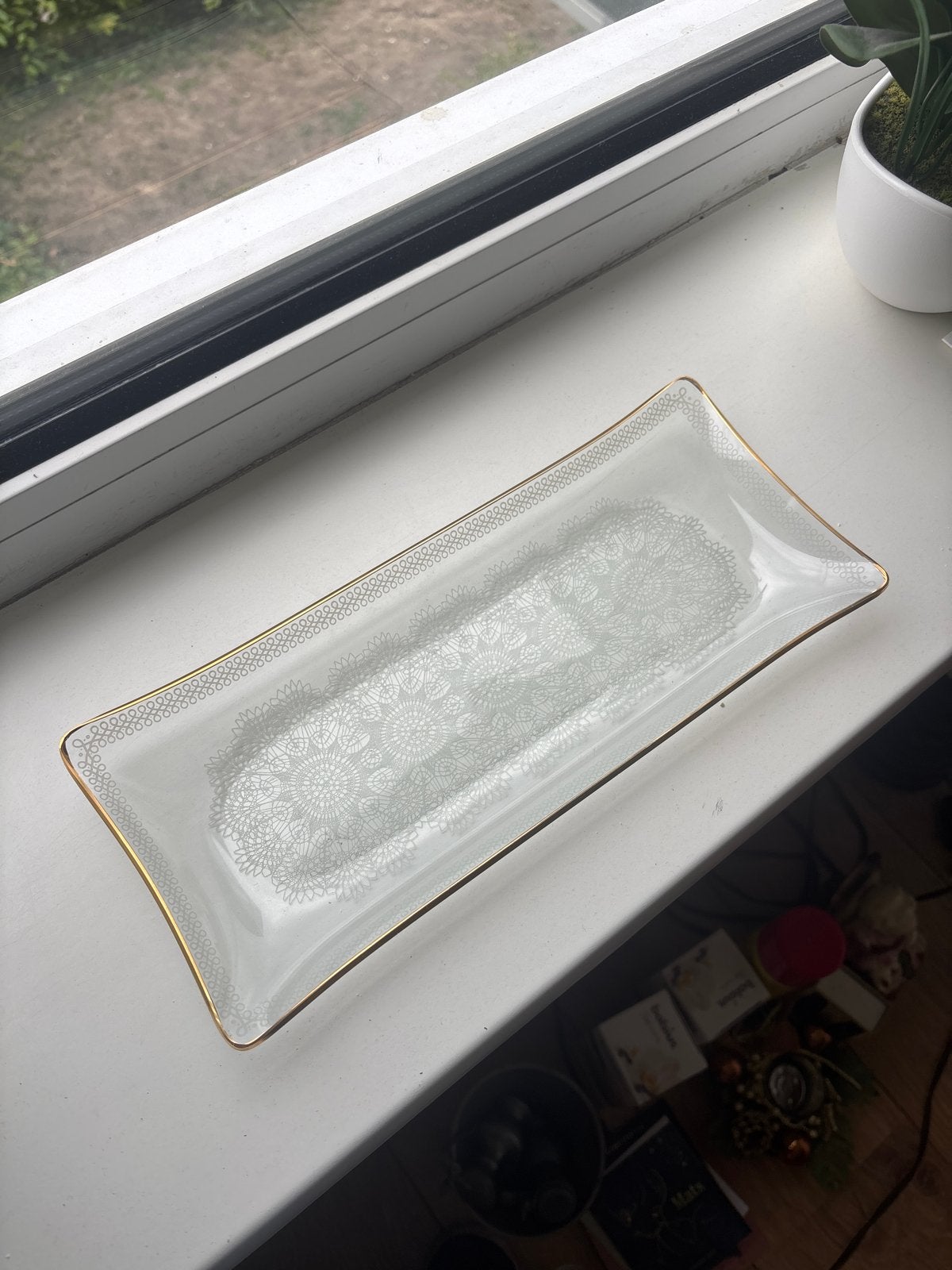 Retro glazen cakeschaal met gouden rand en patroon, Ophalen of Verzenden