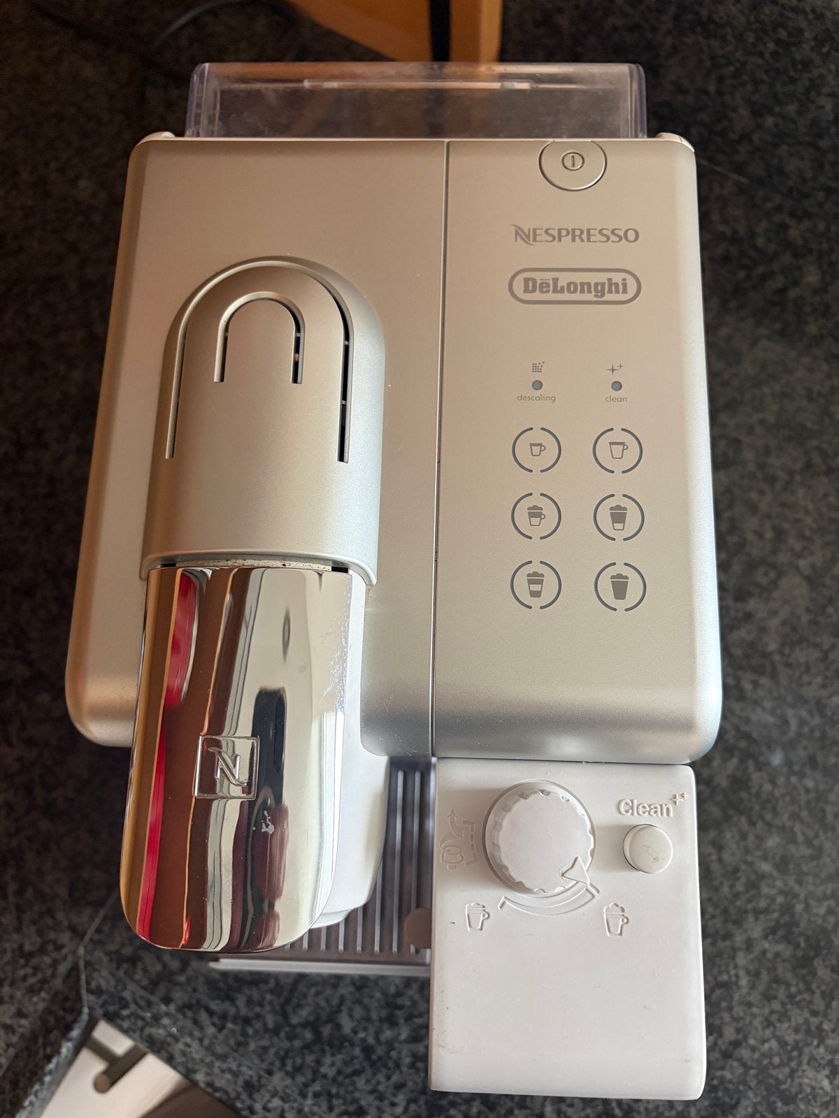 Nespresso De'Longhi Lattissima One Koffiemachine, Ophalen, Espresso apparaat, Overige typen, Zo goed als nieuw