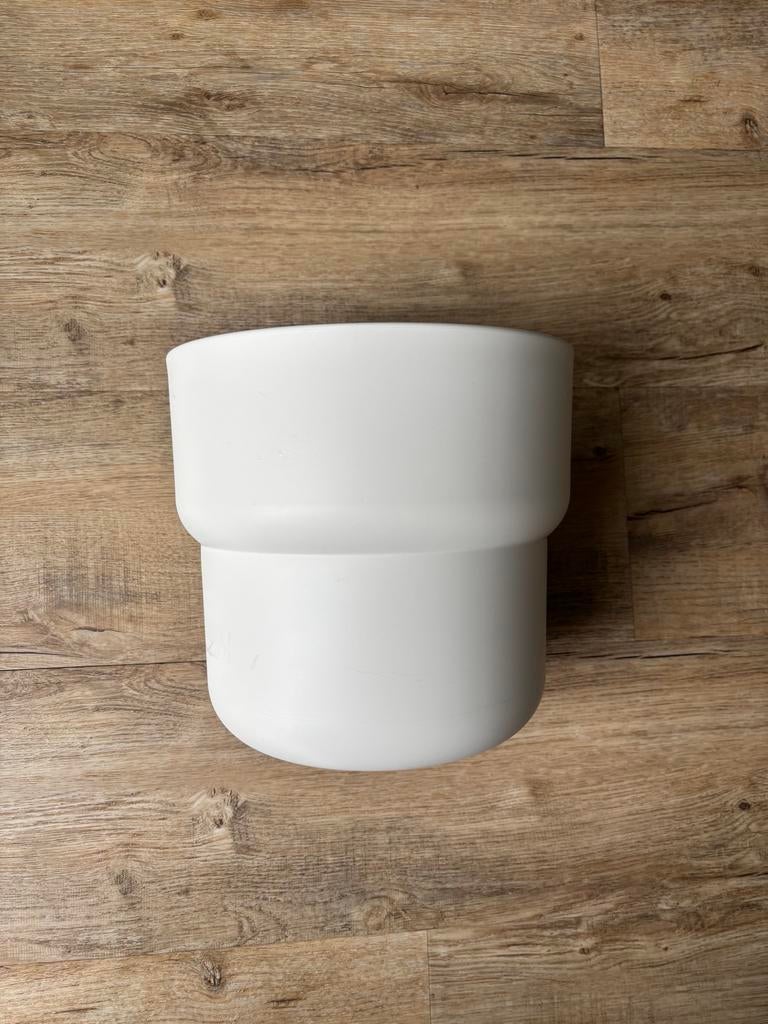 Witte IKEA plantenpot van kunststof, Tuin en Terras, Bloempotten, Kunststof, Gebruikt, Rond, Binnen