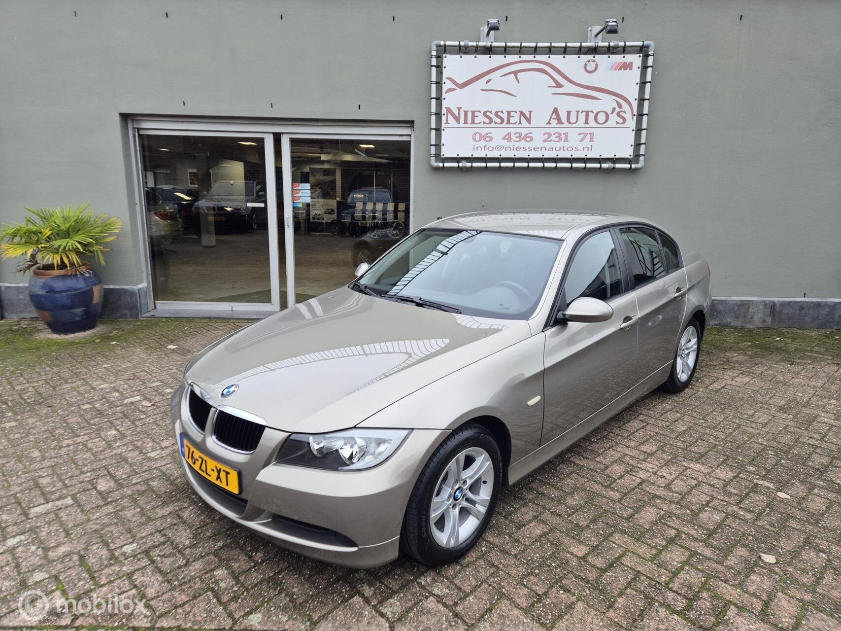 BMW 3-serie E90 316i Business Line NAP/Nwe Ketting, Auto's, Zwart, Bruin, 122 pk, Origineel Nederlands