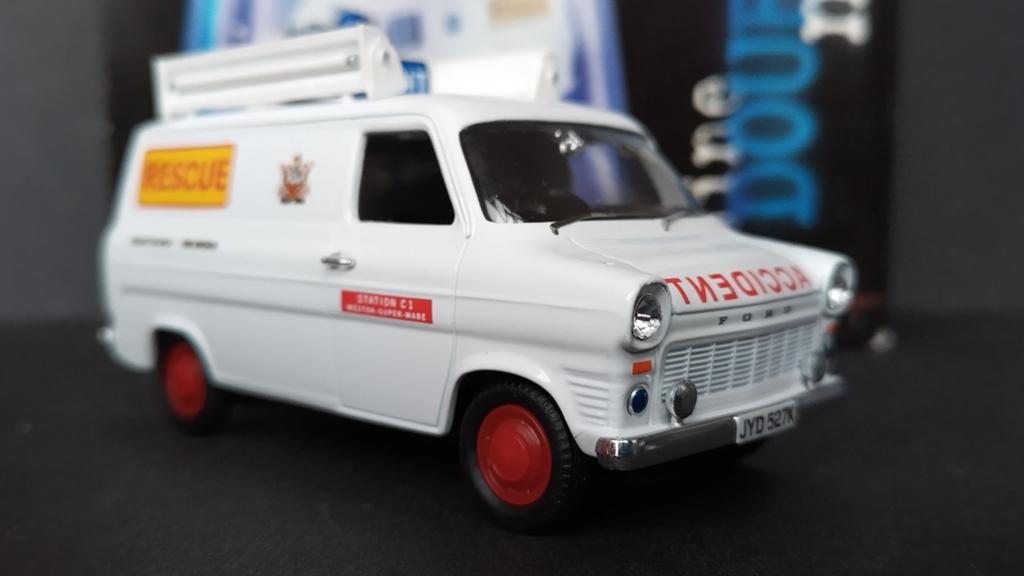 Ford Transit accident Unit Avon County 1:43 Corgi Pol, Hobby en Vrije tijd, Modelauto's | 1:43, Auto, Corgi, ., Nieuw