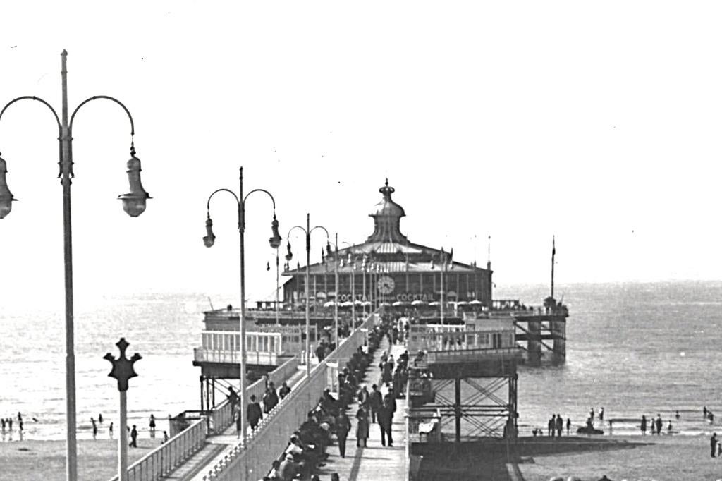 946586 Scheveningen pier Wandelhoofd 1946 Gelopen met zegel, Ophalen of Verzenden, 1940 tot 1960, Gelopen, Zuid-Holland