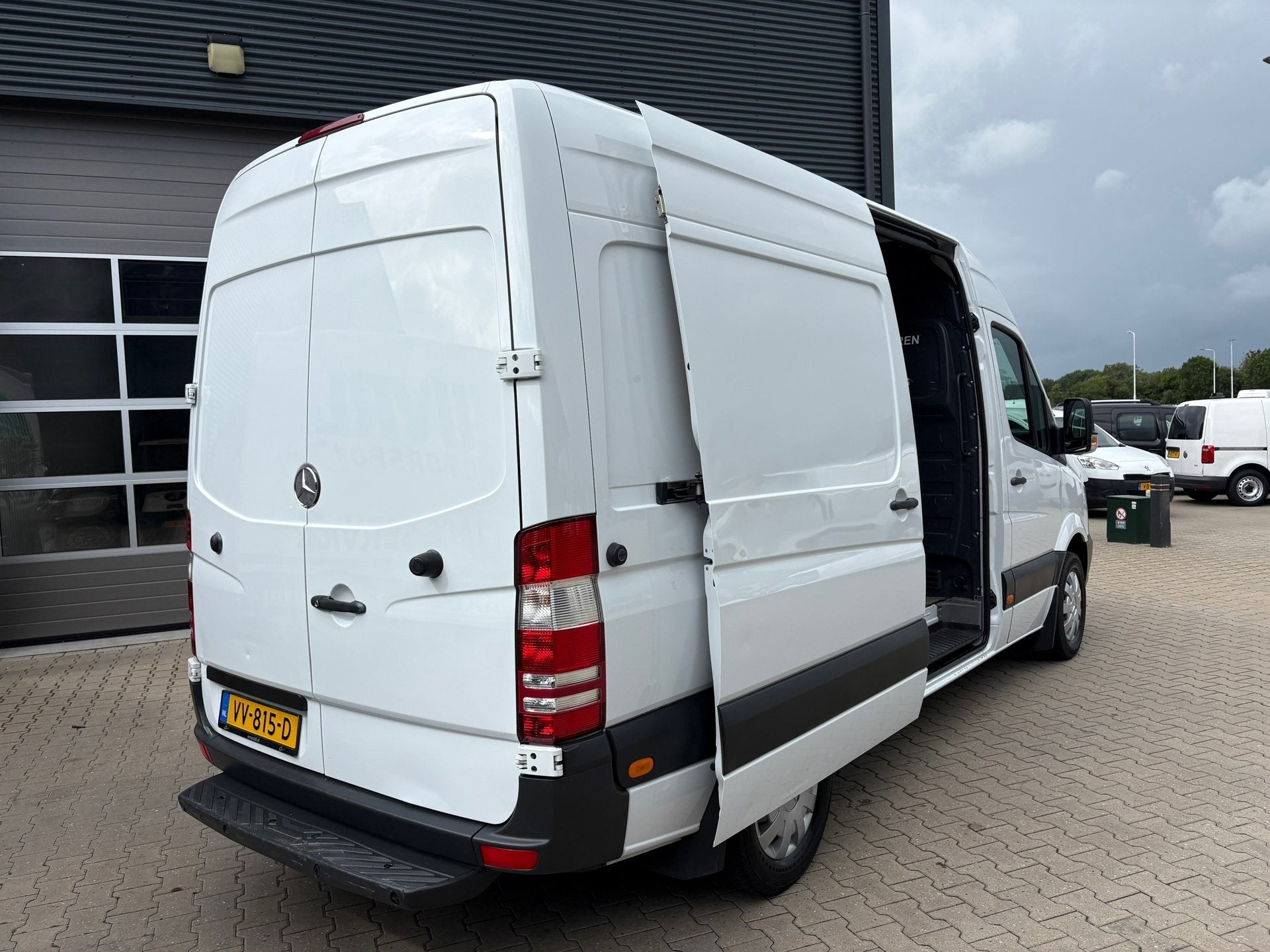 Mercedes-Benz Sprinter 310 2.2 CDI 366 L2 H2 Airco, Auto's, Gebruikt, Zwart, 2255 kg, Wit