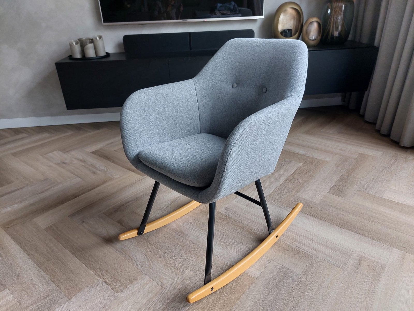 Schommelstoel grijs, Huis en Inrichting, Stoelen, Ophalen, Zo goed als nieuw, Modern, scandinavisch, Stof