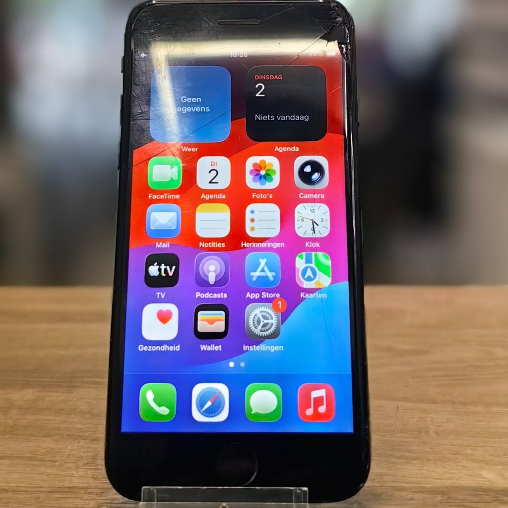Apple iphone SE 2022 64GB Zwart 84% - In Gebruikte Staat, Telecommunicatie, Mobiele telefoons | Apple iPhone, Zo goed als nieuw