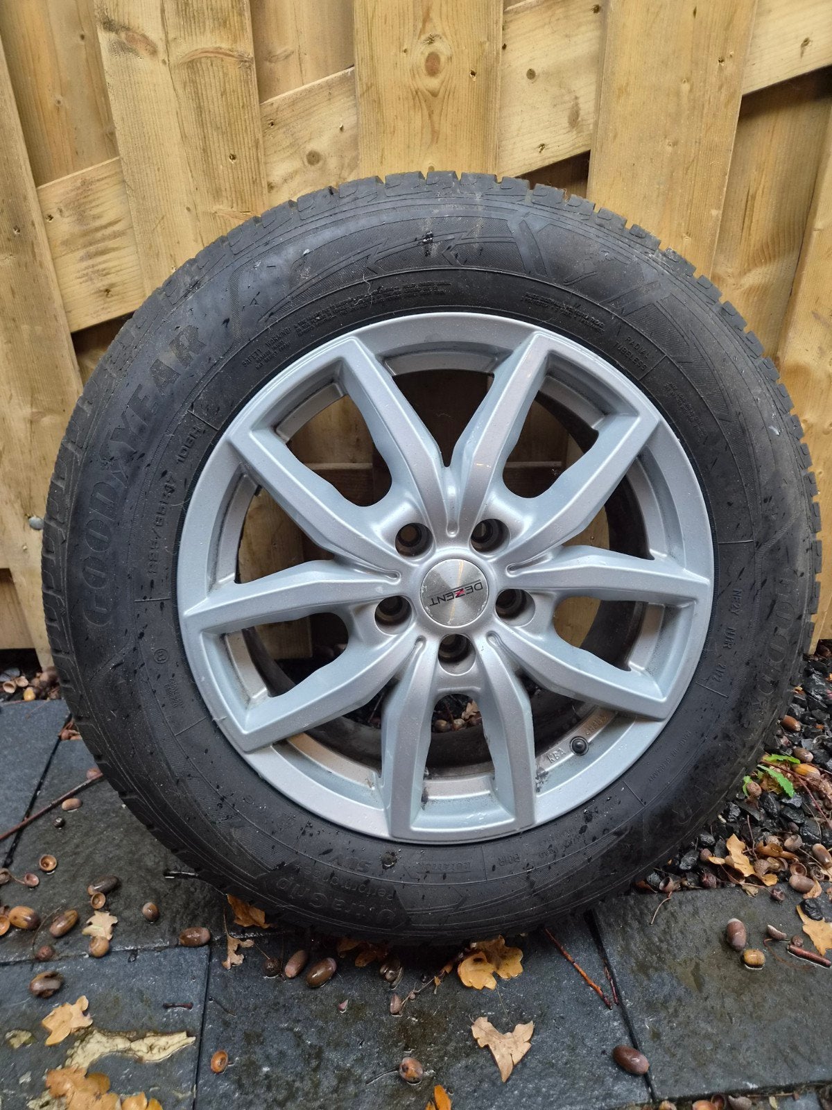 Set winterbanden op Dezent alu velgen., Ophalen, Gebruikt, Banden en Velgen, 17 inch